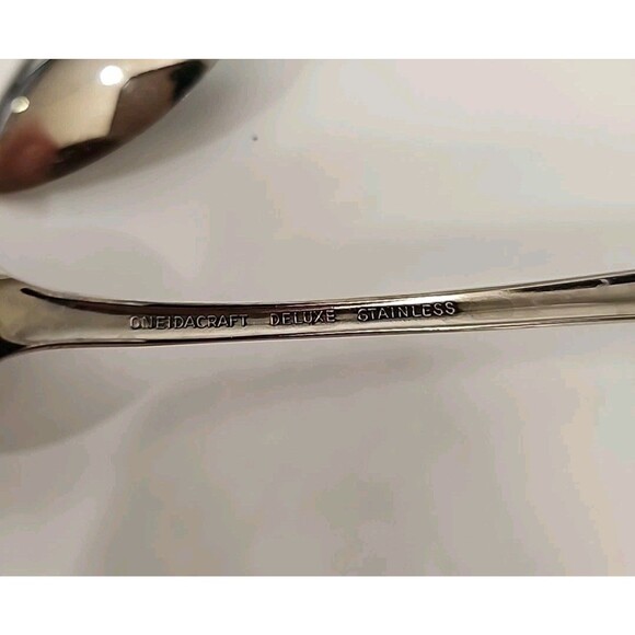 Lot Of 8 Oneidacraft Deluxe Stainless Steel Long Teaspoons Lasting Rose Pattern - Picture 3 of 4